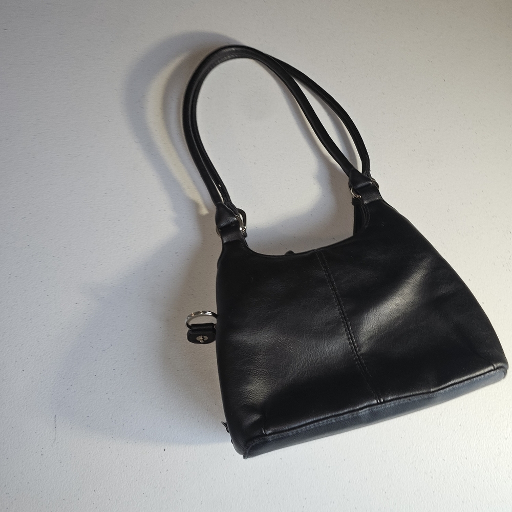 Kounty Black Leather Shoulder Bag - Picture 14 of 16